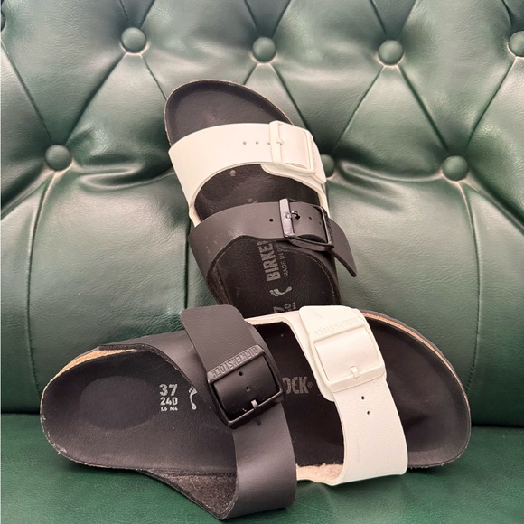 Birkenstock Shoes - Women’s Birkenstock Arizona Slides